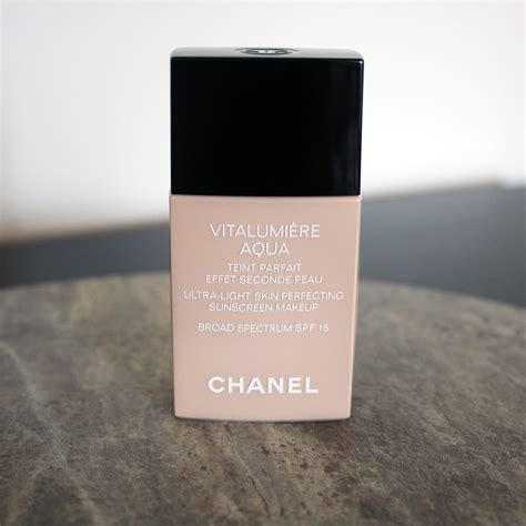 chanel vitalumiere aqua ultra light skin perfecting reviews